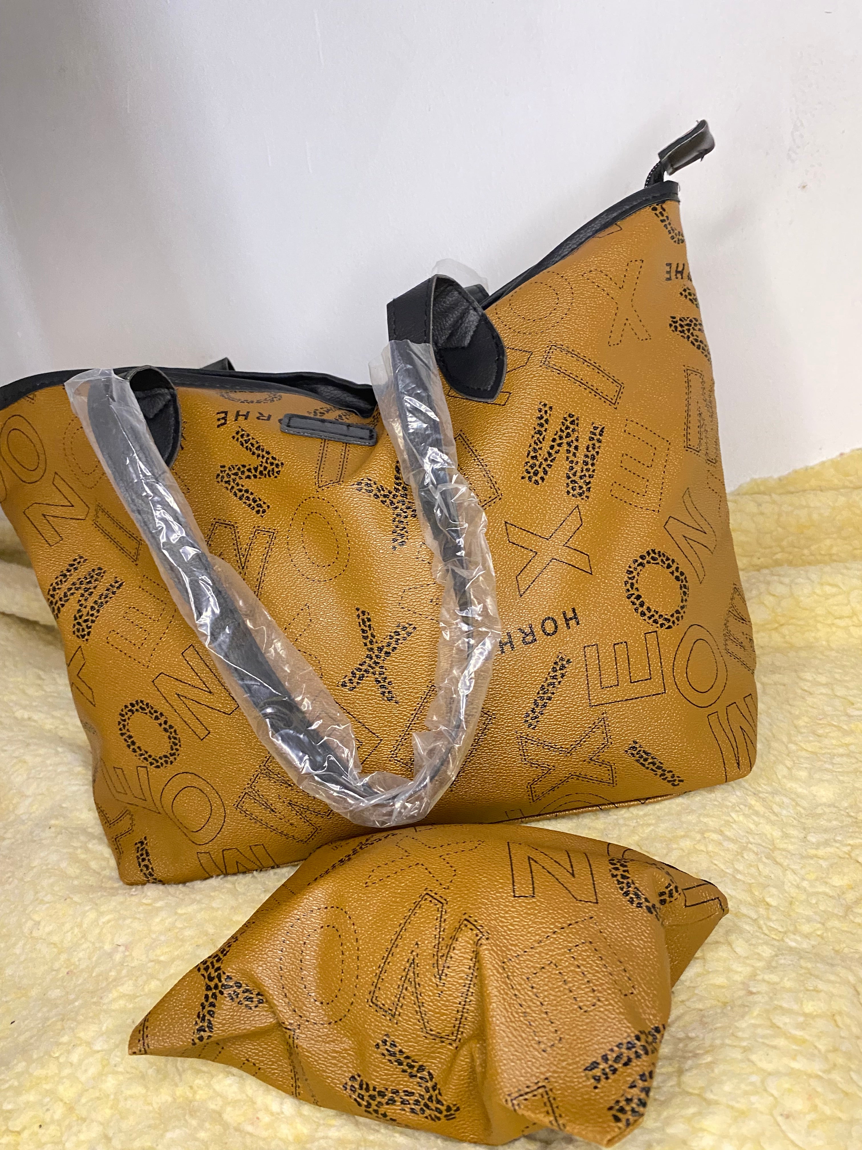 2 in 1 spacious tote bag